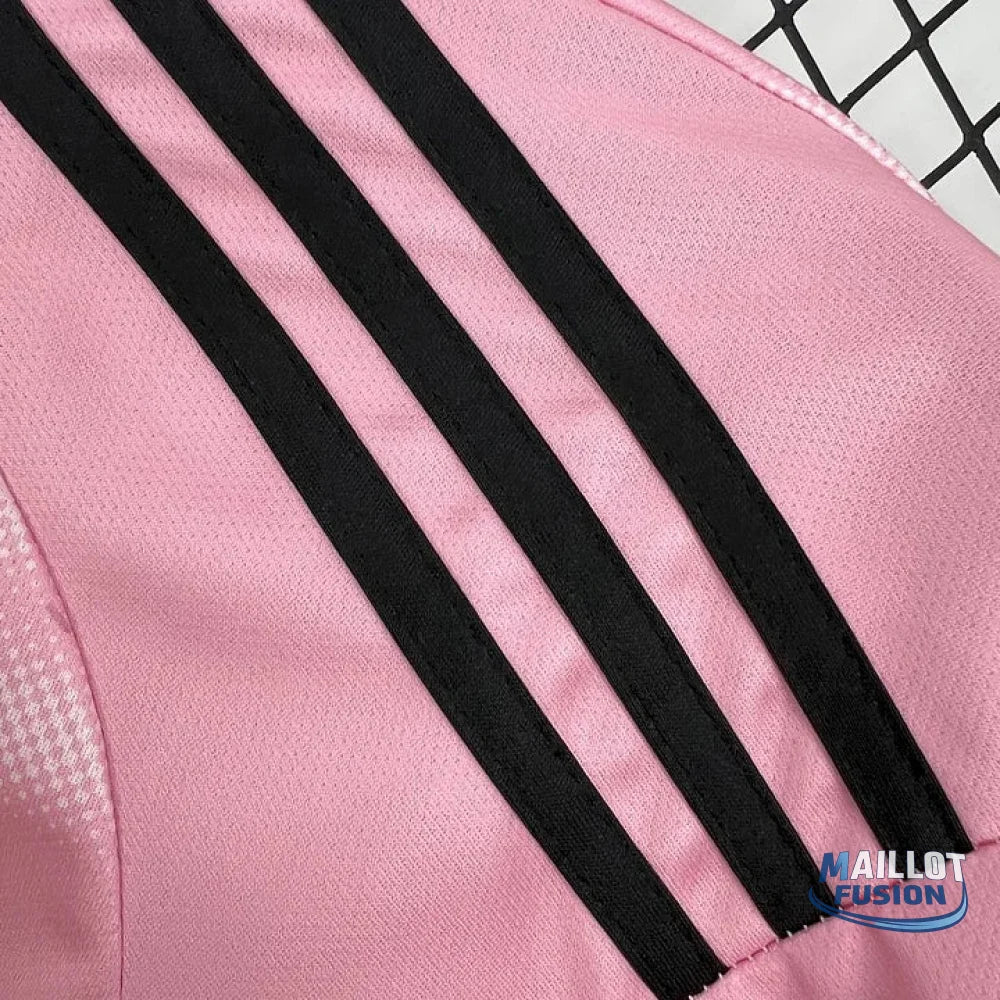 Maillot Réal Madrid concept 2025