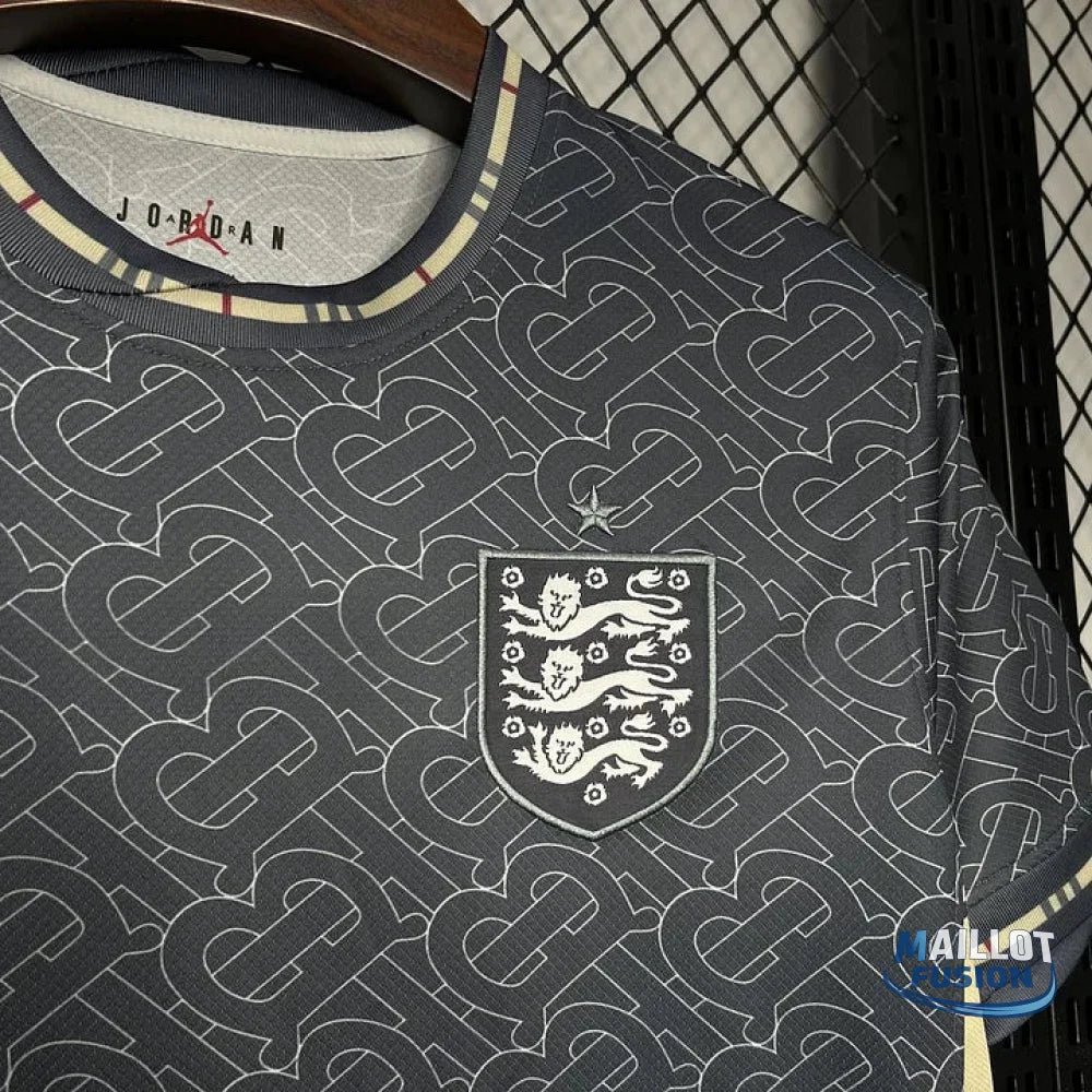Maillot Angleterre foot concept Burberry 2024 2025