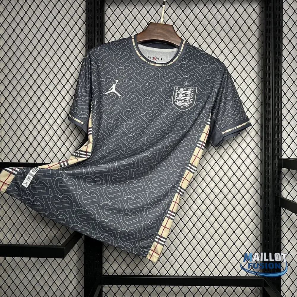 Maillot Angleterre foot concept Burberry 2024 2025