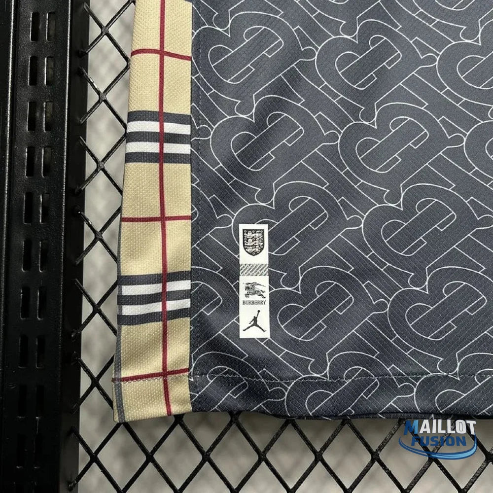 Maillot Angleterre foot concept Burberry 2024 2025