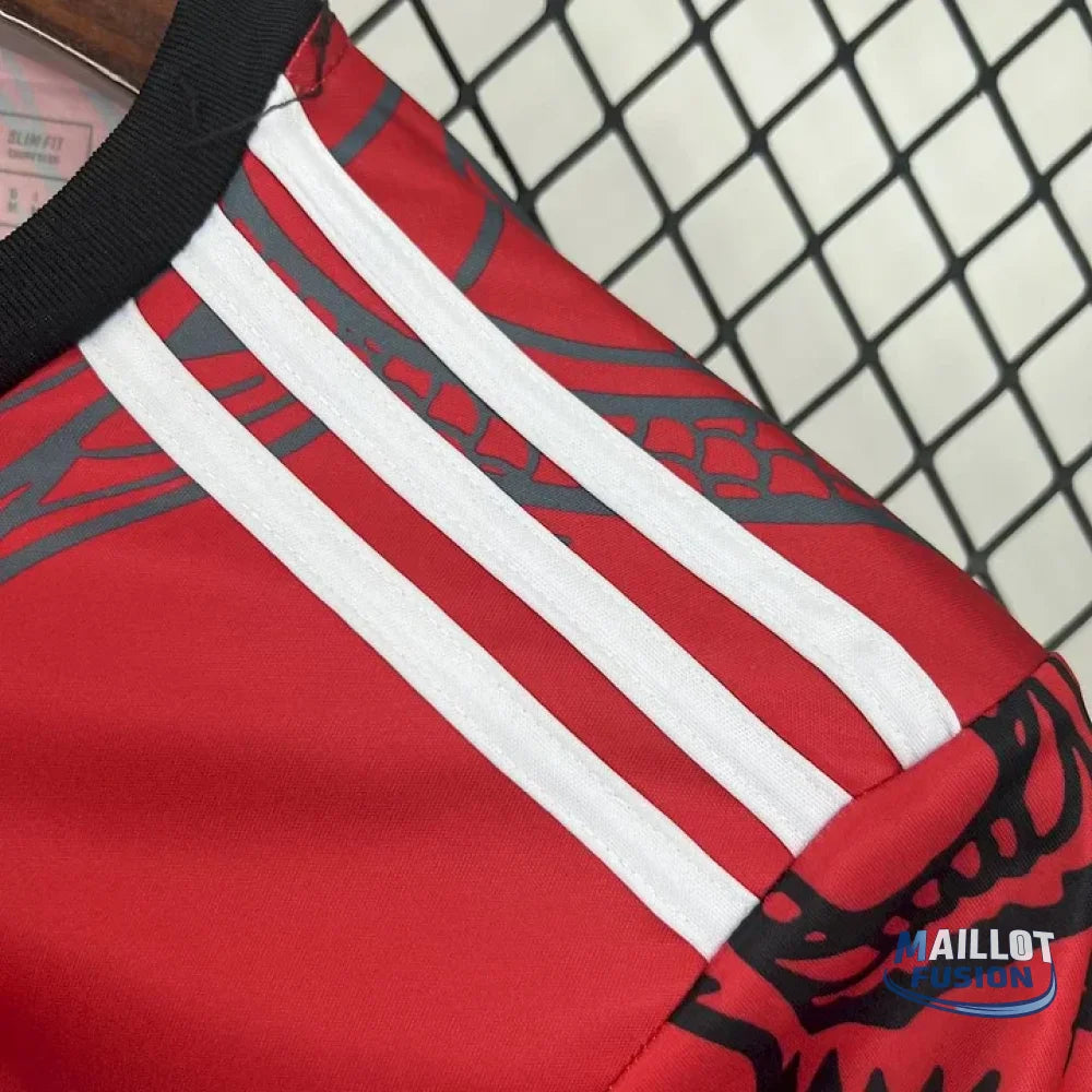 Maillot Real Madrid foot concept rose 2024 2025
