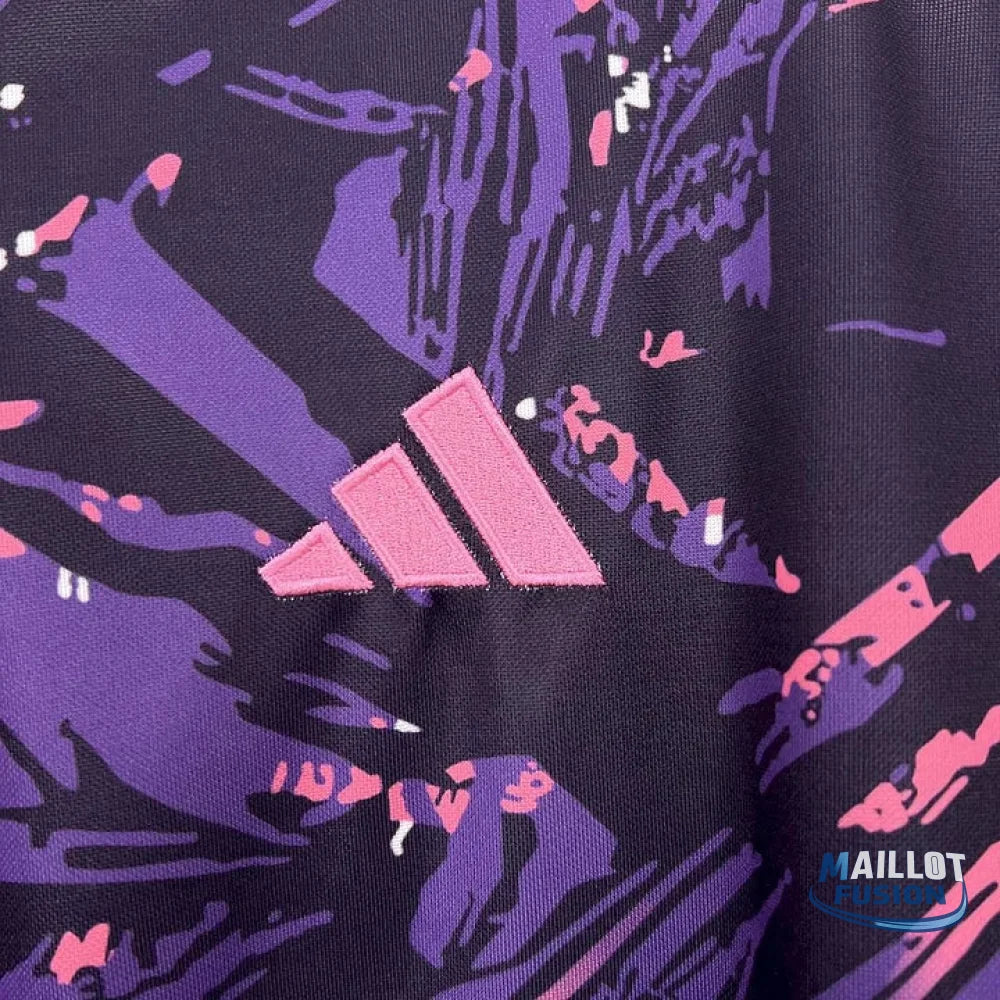 Maillot Real Madrid foot concept rose 2024 2025