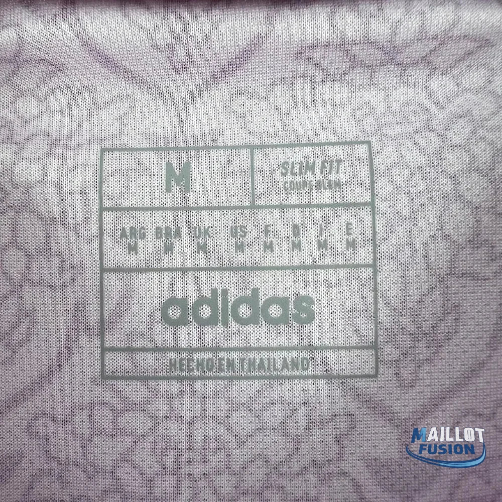 Maillot Real Madrid foot concept rose 2024 2025