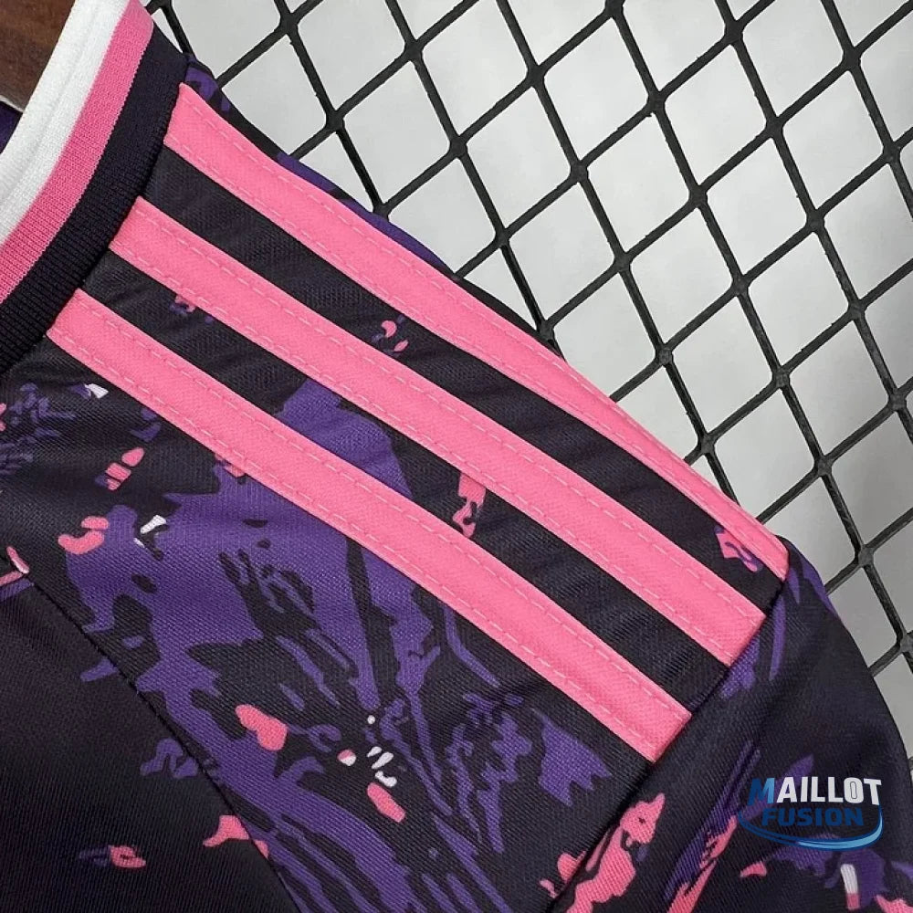 Maillot Real Madrid foot concept rose 2024 2025